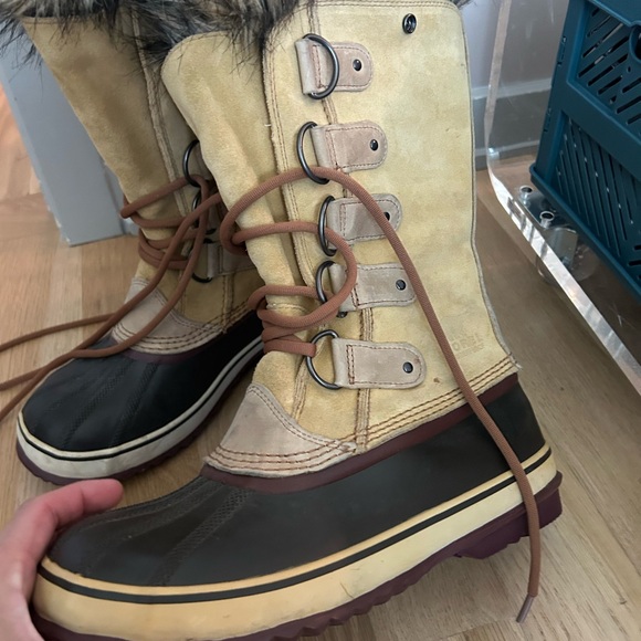 Sorel Women’s Snow Boots, Size 11 - Picture 3 of 5